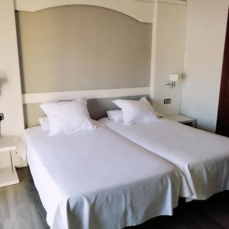 ミール オクタビオ ホテル アルヘシラス