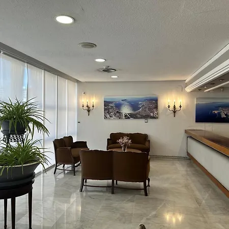 Mir Octavio Hotel