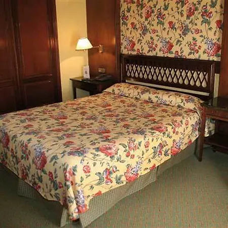 Mir Octavio Hotel 4*