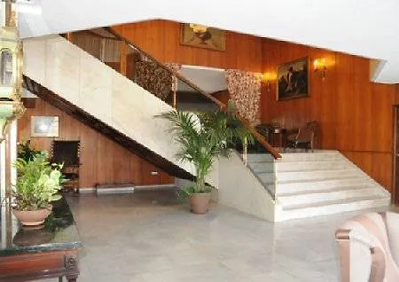 Mir Octavio Hotel